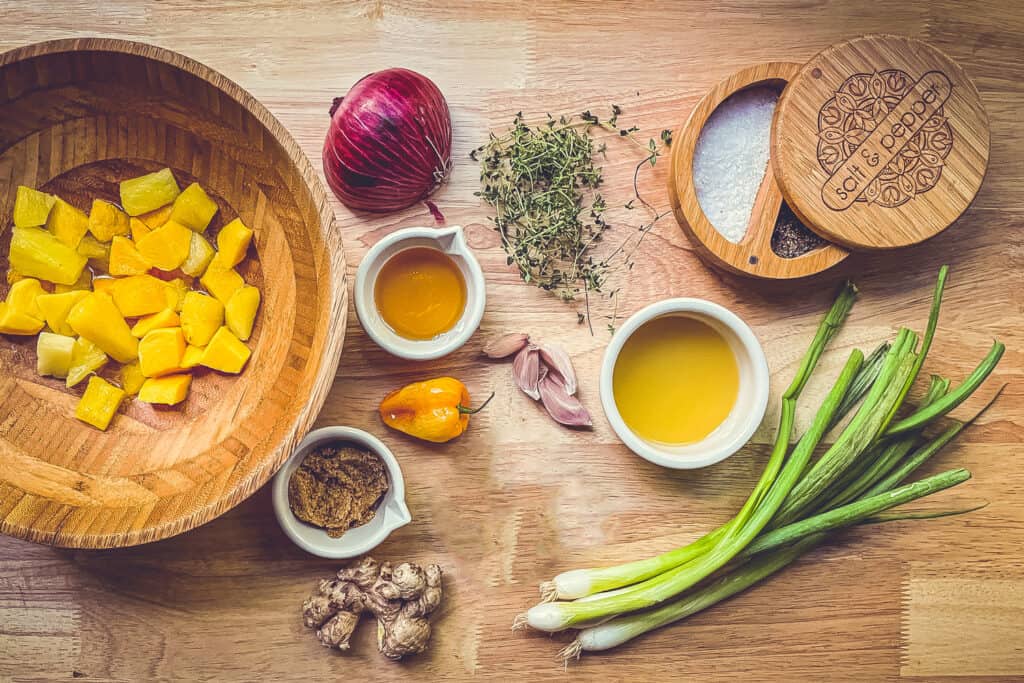Spicy Mango Pineapple Dipping Sauce
