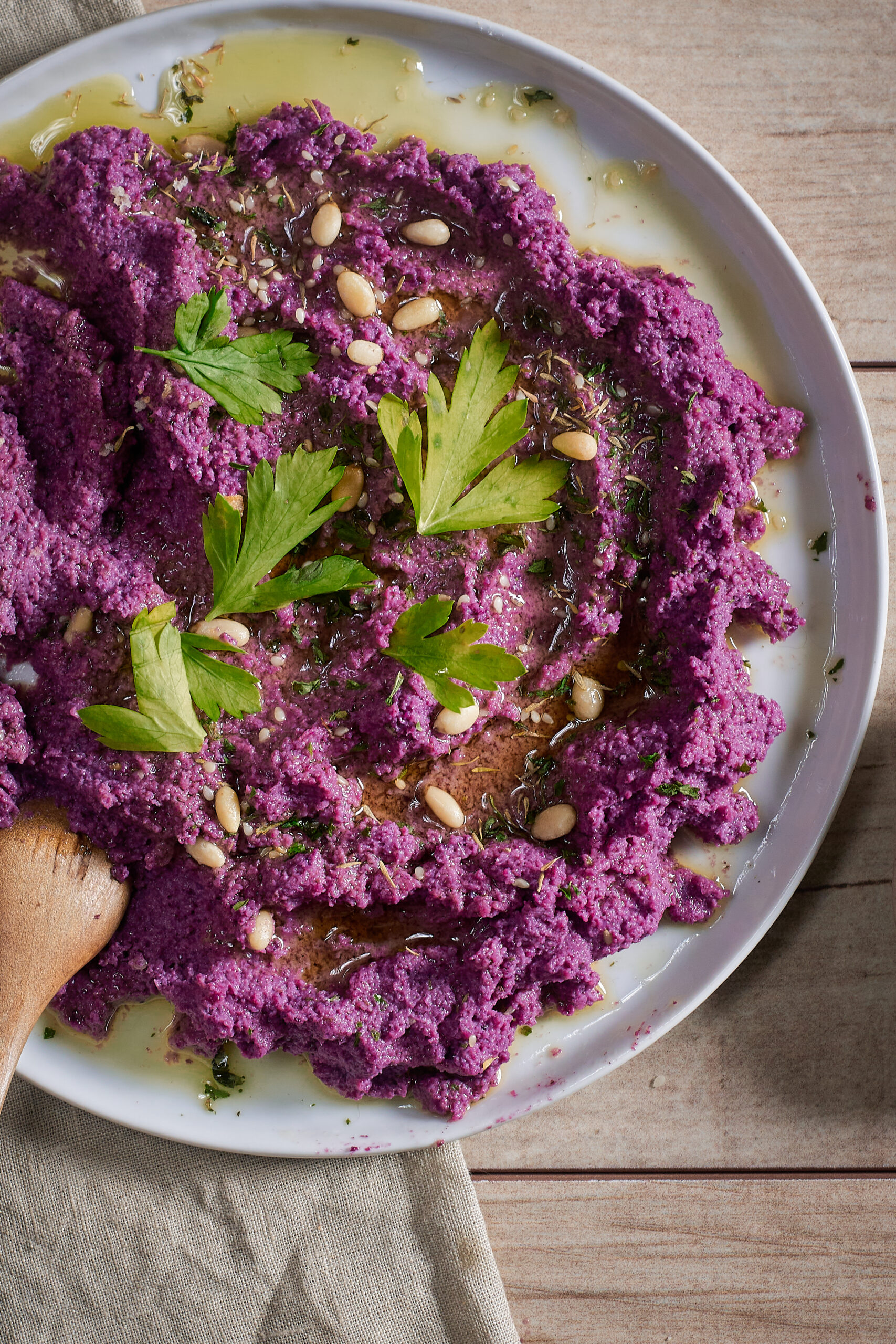 roasted garlic purple cauliflower hummus with bread