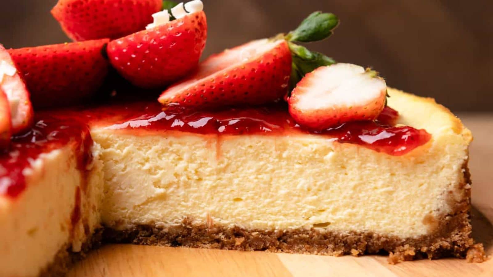 Strawberry White Chocolate Cheesecake by Dollop of Dough