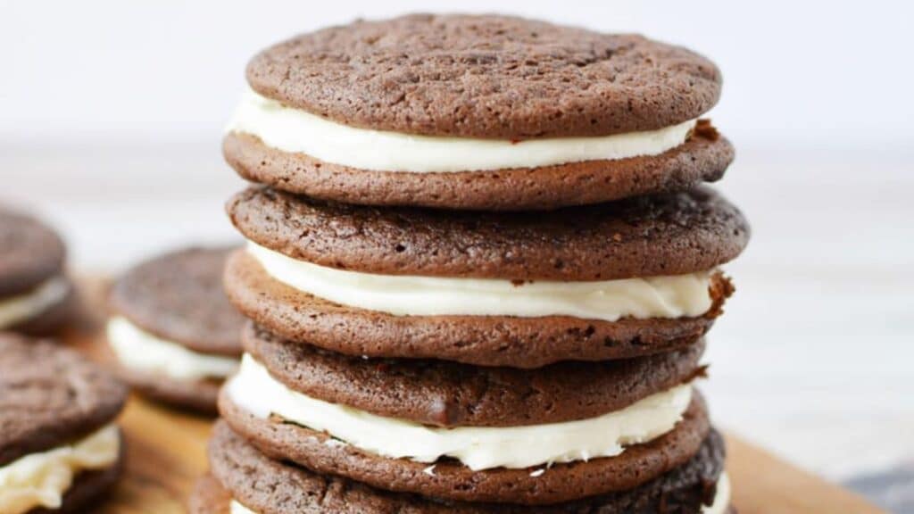 Chocolate Sandwich Cookies by Copykat