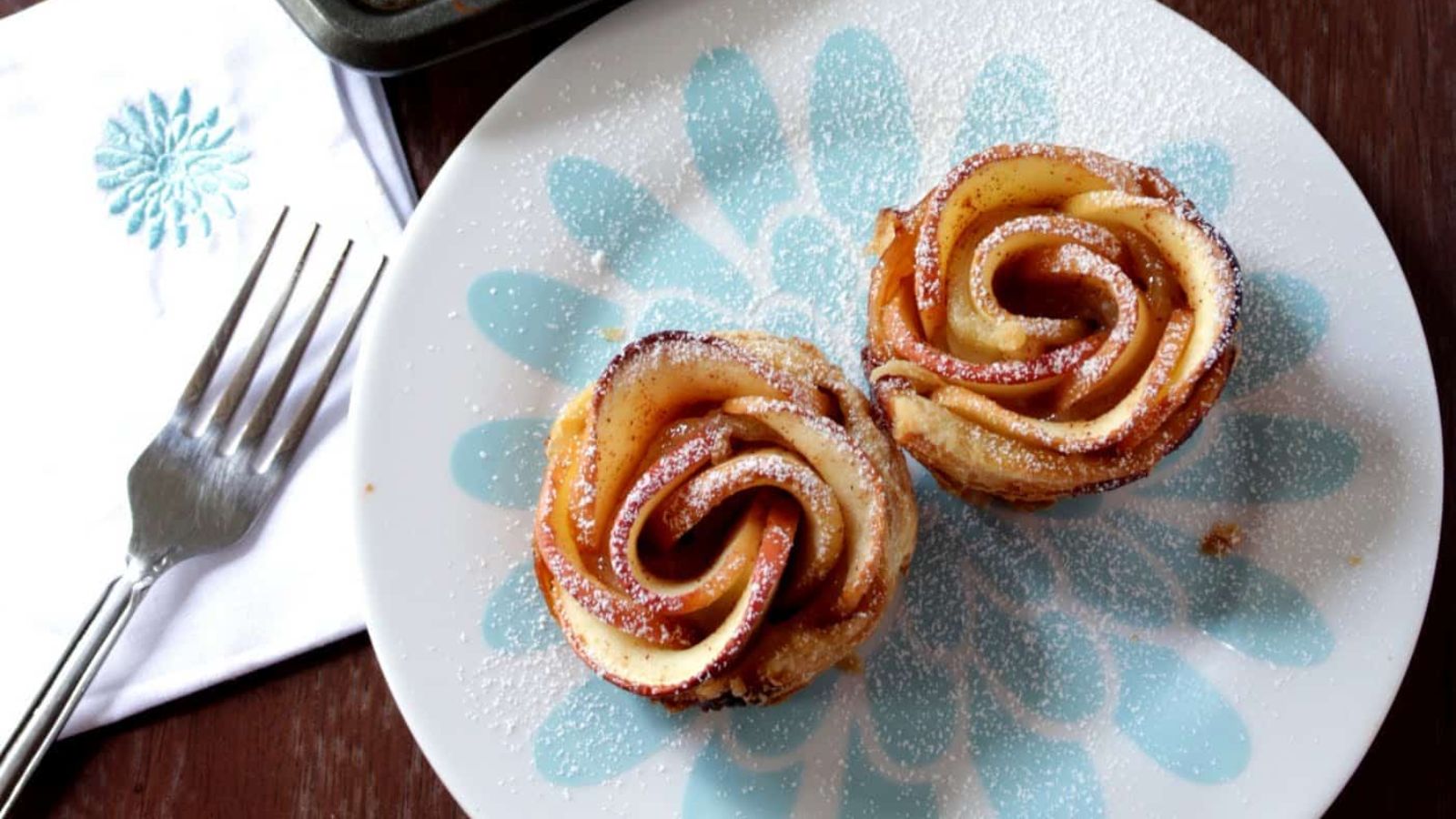 Baked Apple Roses With Puff Pastry by My Cooking Journey