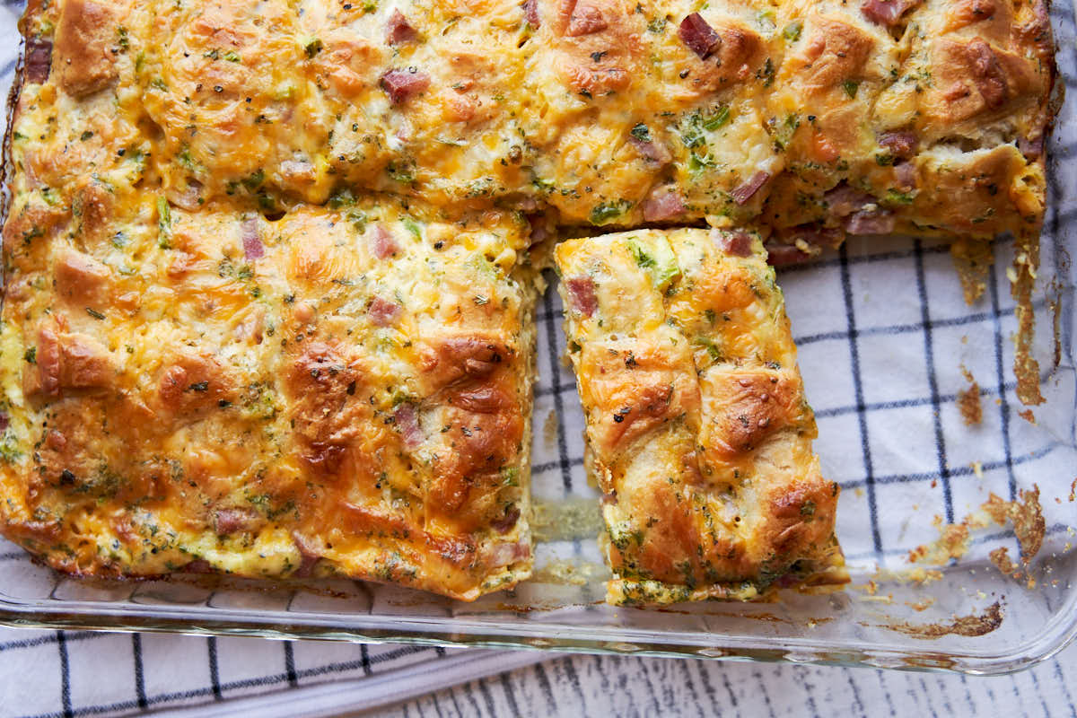 21 Casseroles That'll Change the Way You Think About Dinner Crescent Roll Breakfast Casserole by The Worktop
