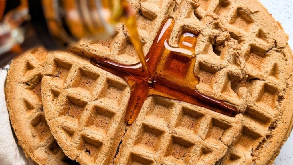 Snooze Button Specials: 21 Breakfasts 30 Minutes Or Less Oat Flour Waffles Recipe by The Herbeevore