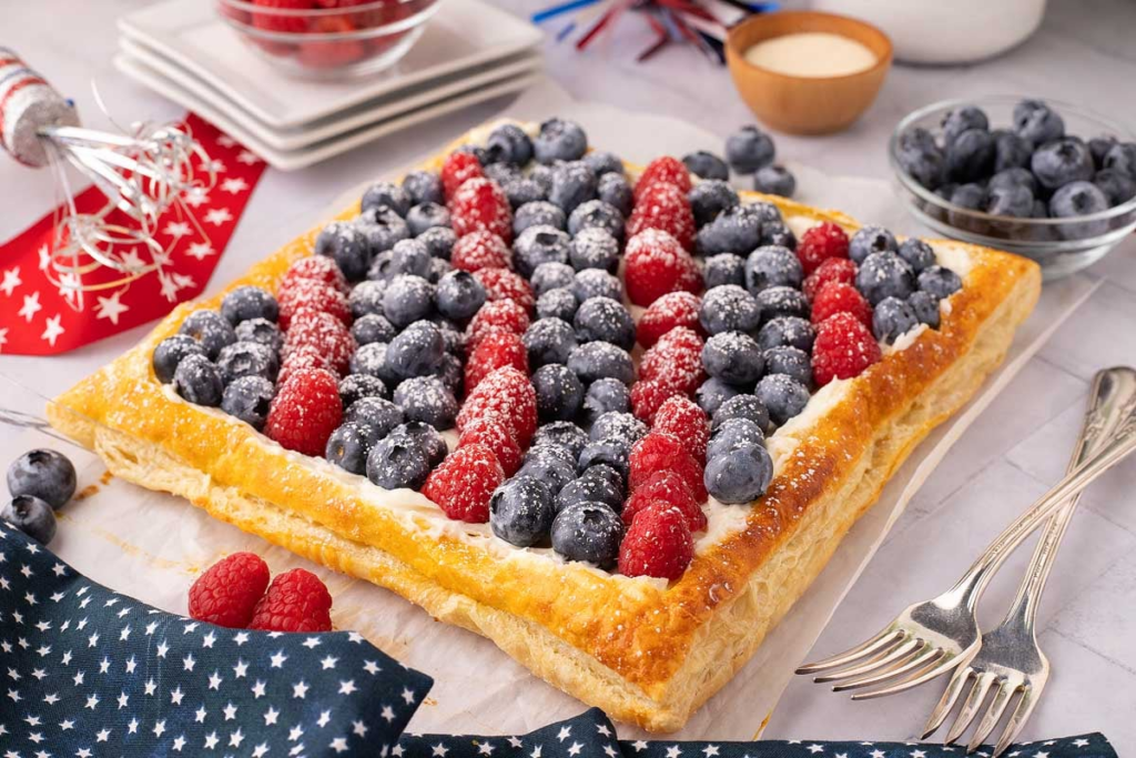 17 Tart Recipes That'll Win Over Any Crowd Berry Cheesecake Puff Pastry Tart by Xoxo Bella