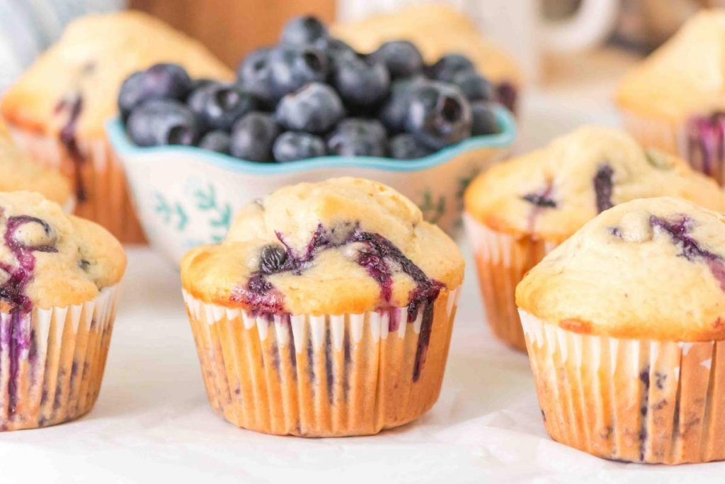 Snooze Button Specials: 21 Breakfasts 30 Minutes Or Less Bisquick Blueberry Muffins by Xoxo Bella